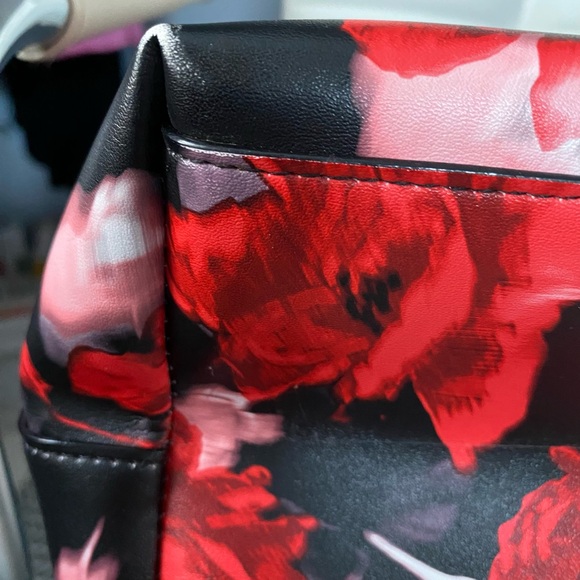 Victoria’s Secret Red Rose Tote Bag - Picture 8 of 11